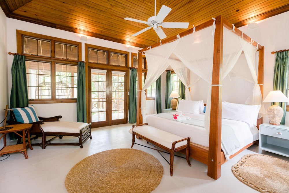 5 BEDROOMS, LUXURY, VILLA