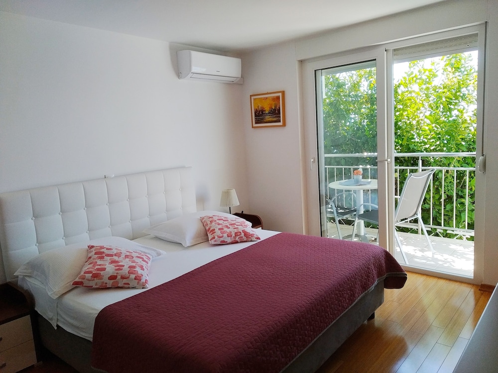 VILLA ZANIC 28/50