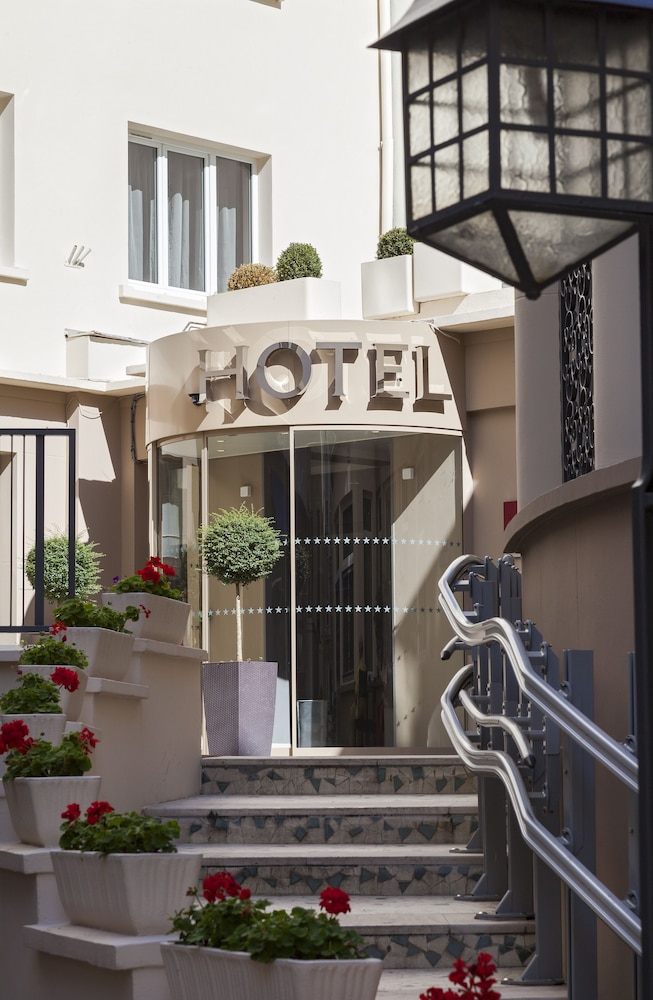 Timhotel Opera Blanche Fontaine in PARIS