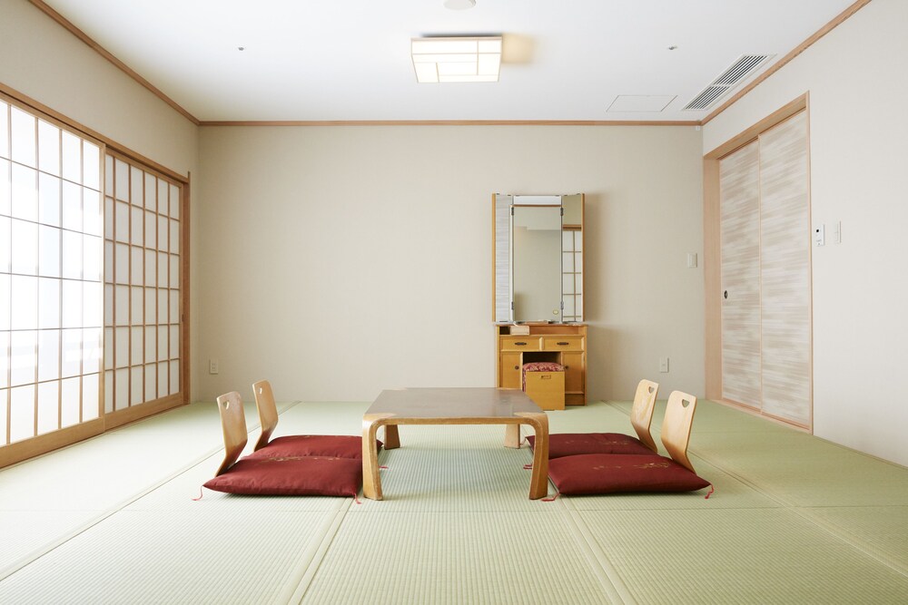 Shimoda Tokyu Hotel 32/68