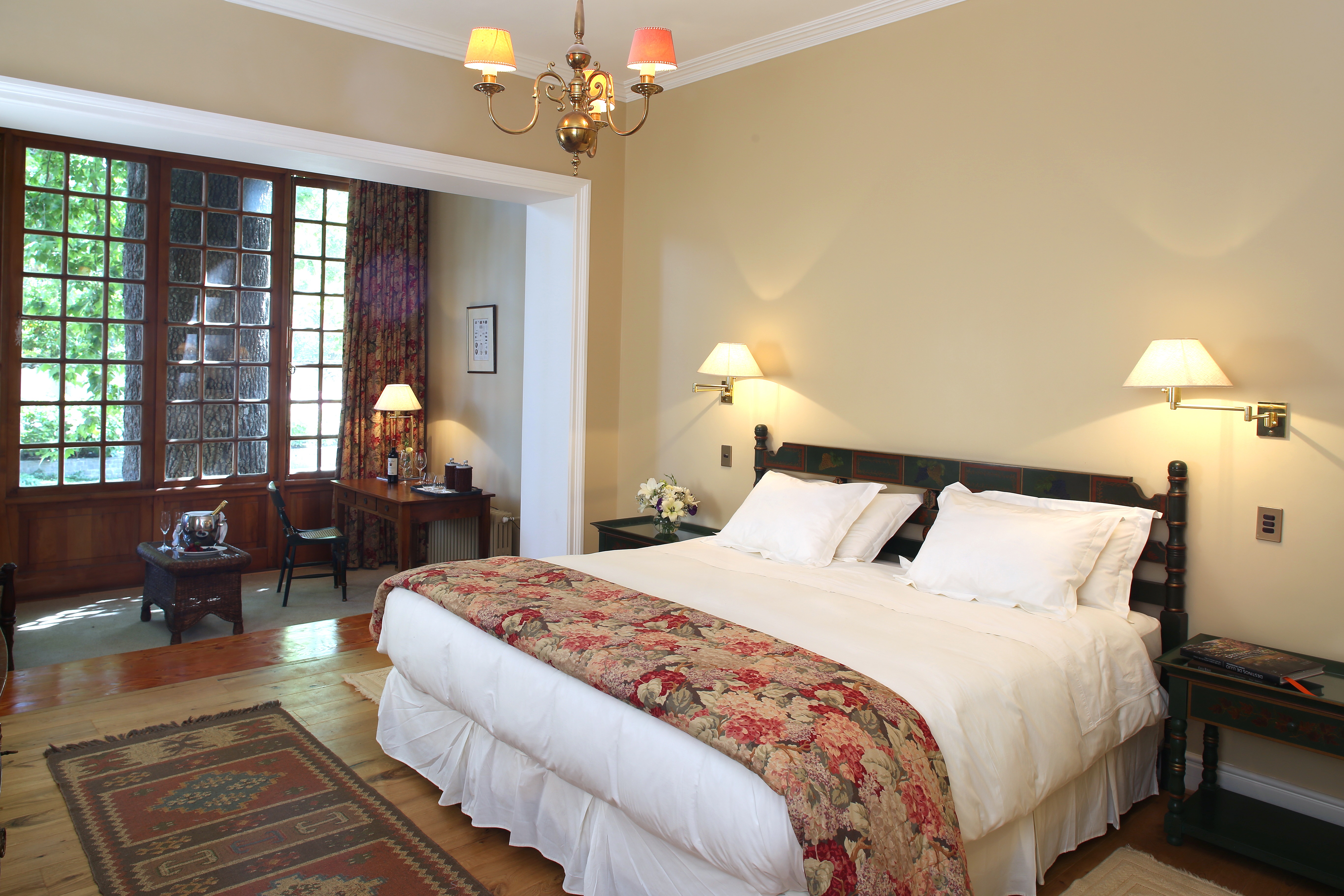 Real, Suite, House