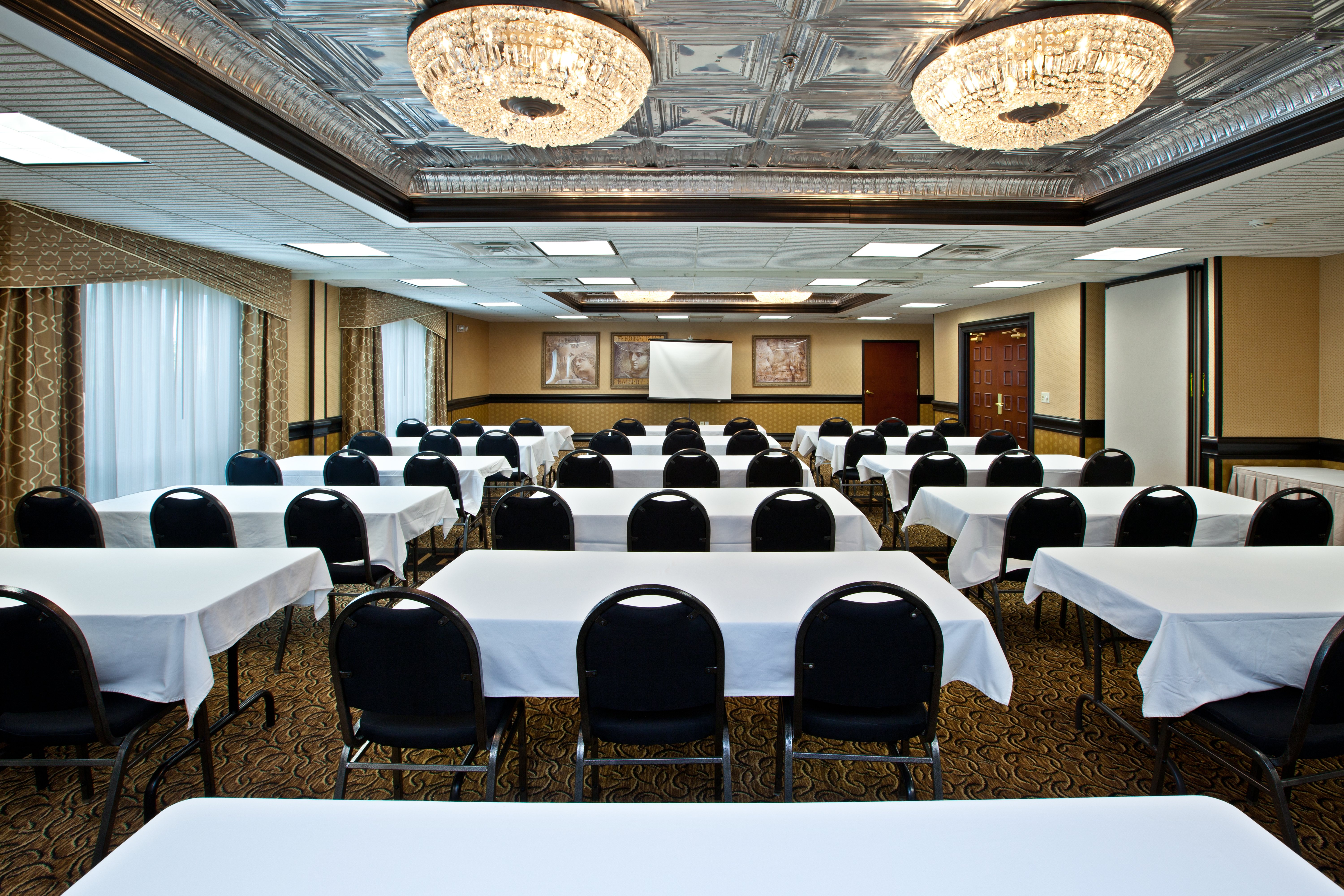 Holiday Inn Express Hotel And Suites Greenwood 60/66