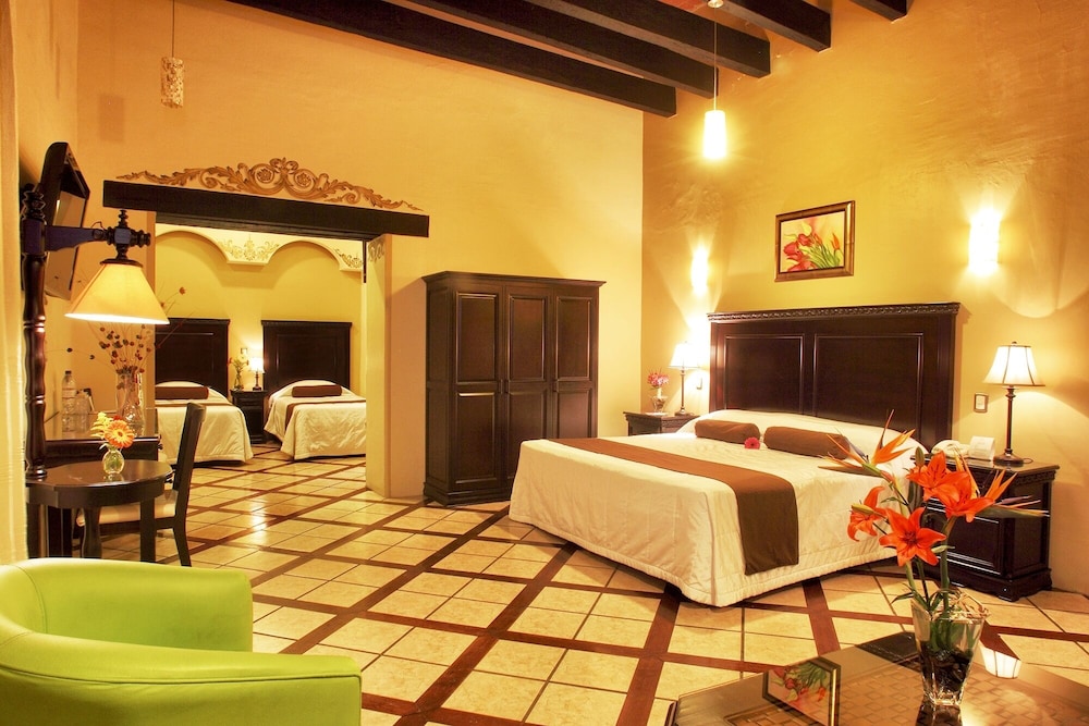 PRESIDENTIAL, SUITE, KING AND TWIN BEDS