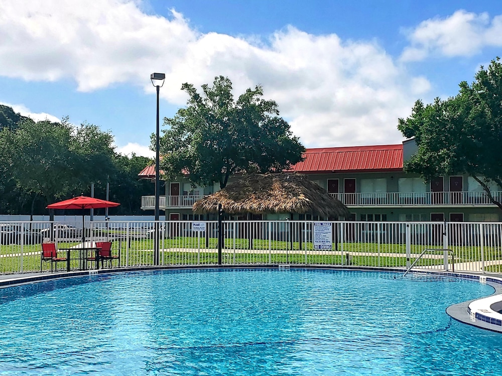 Vero Beach Inn & Suites 2/79