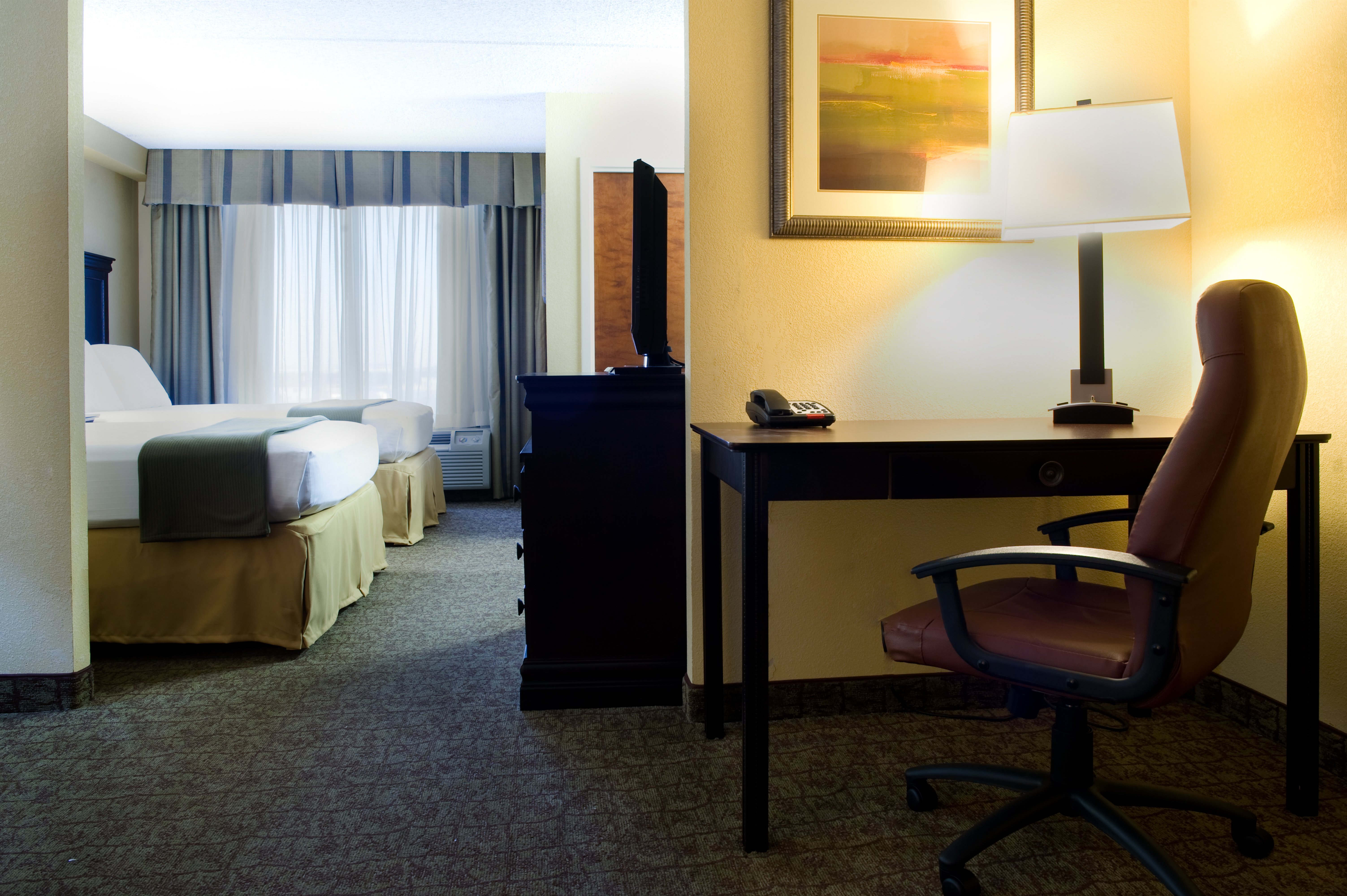 Holiday Inn Express Hotel And Suites Dallas Ft Worth Airport South 20/30