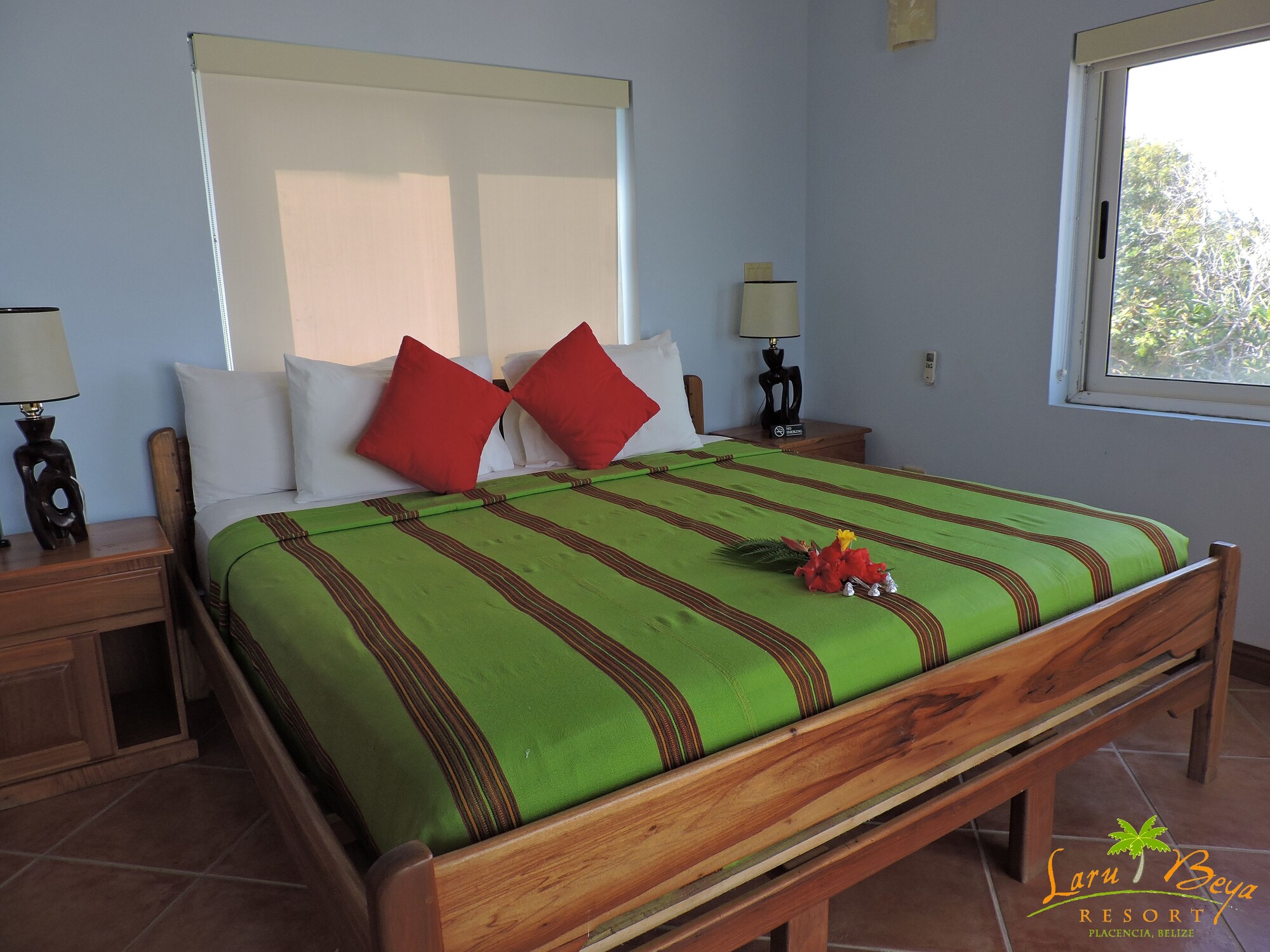 2 Bedrooms, Suite, 1 King and 1 Single Beds, Ocean Front