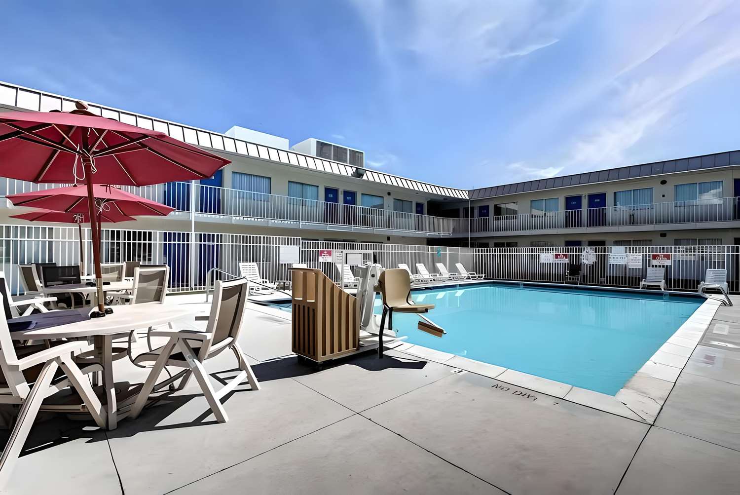 Econo Lodge Midvale UT 4/5