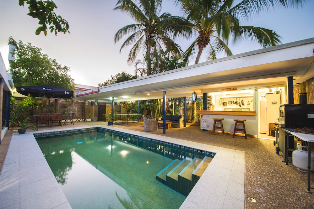 The Cosmopolitan Motel Serviced Apartments 39/48