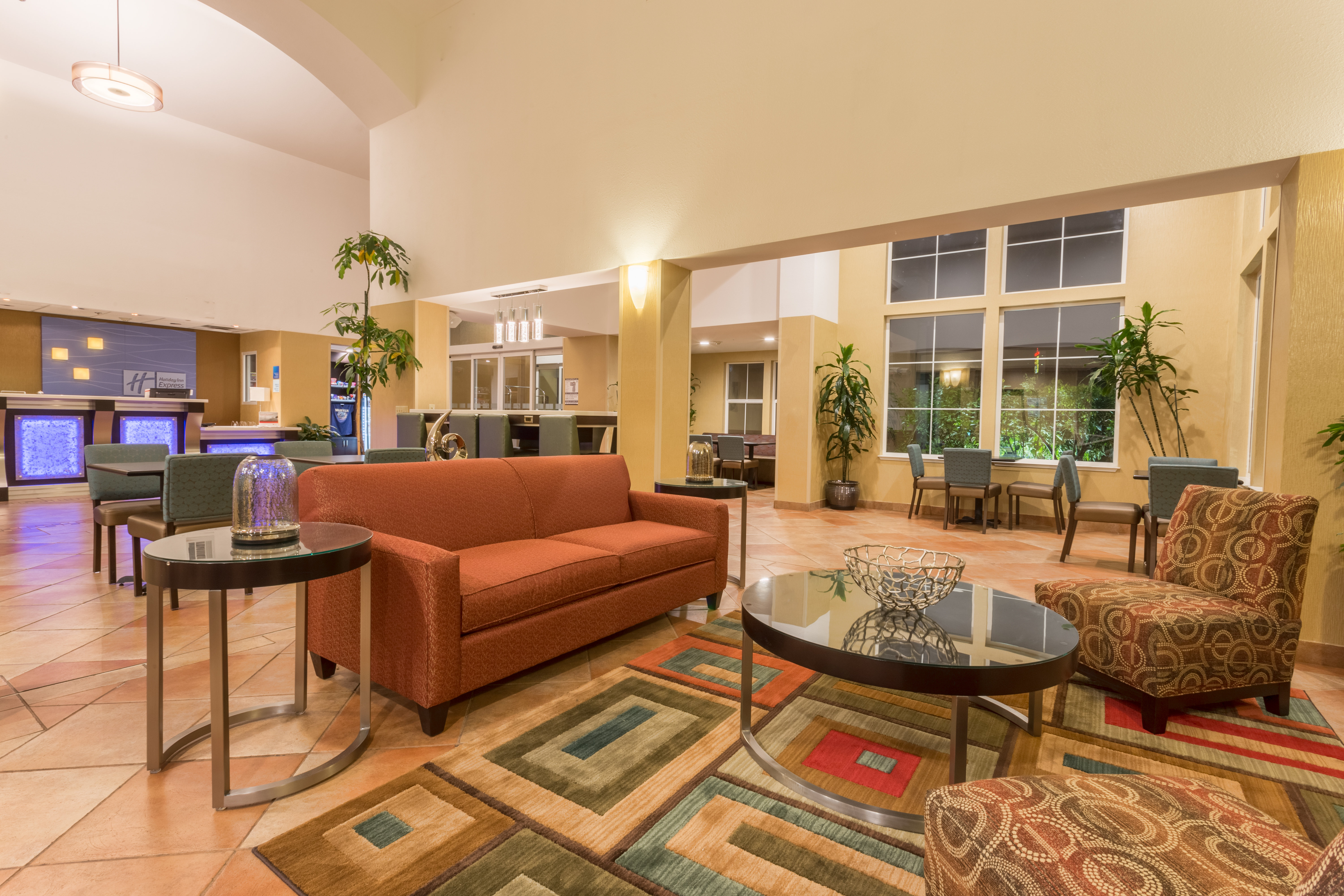 Holiday Inn Express Hotel and Suites Manteca City Center 48/76