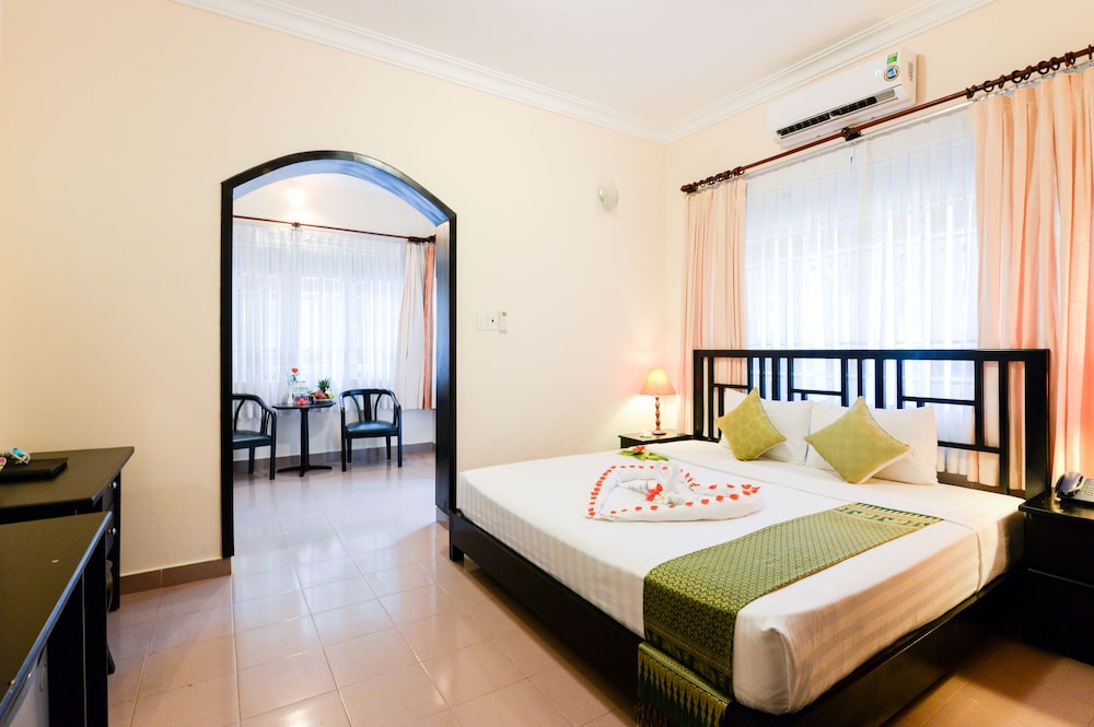 Four Oceans Resort 5/42