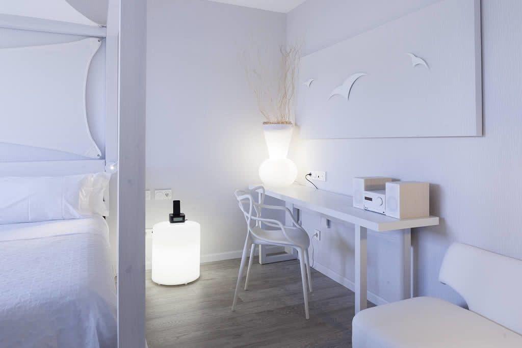 غرفة سوبيريور بسرير مزدوج أو سريرين منفصلين بشرفة، Blanco Hotel Formentera 10/10