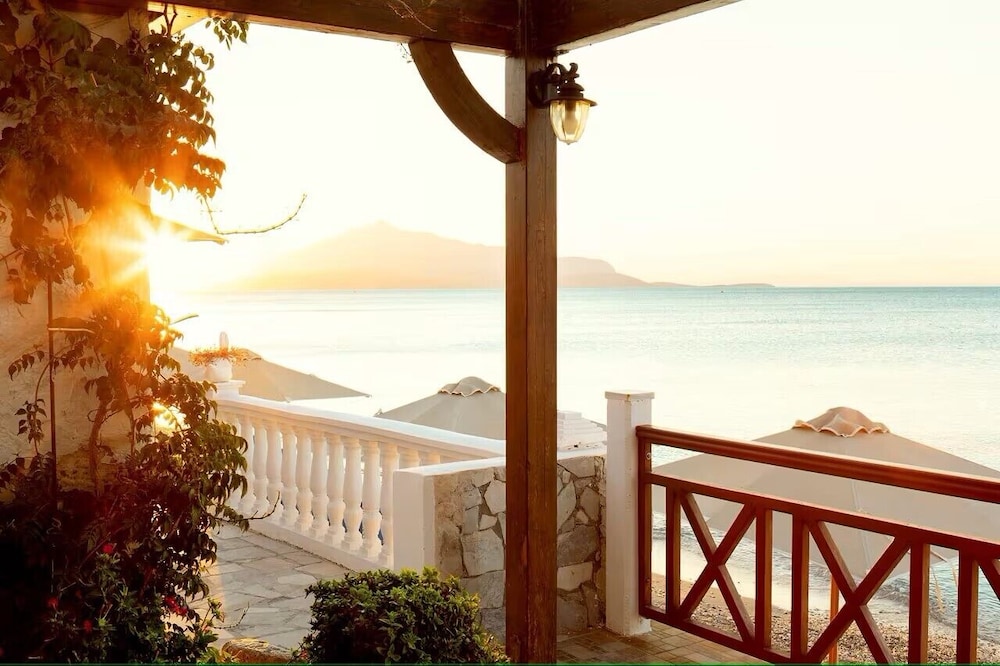 Potokaki Beachfront Hotel 22/33