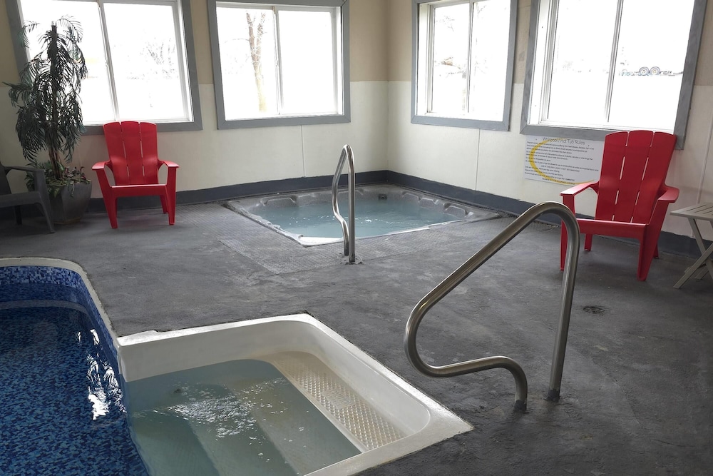 Super 8 by Wyndham Swift Current 20/46