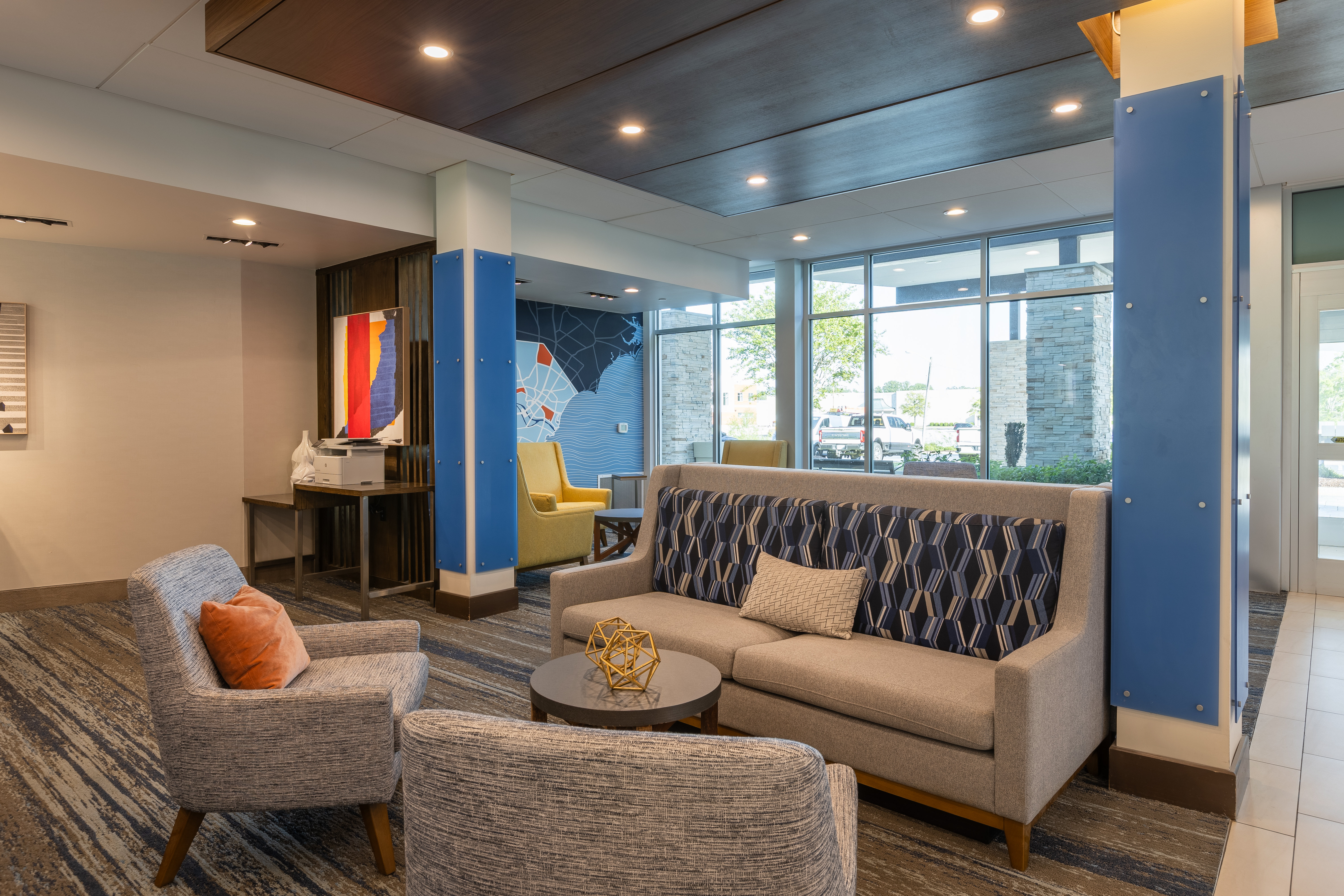 Holiday Inn Express Suites Greenwood Mall 44/67