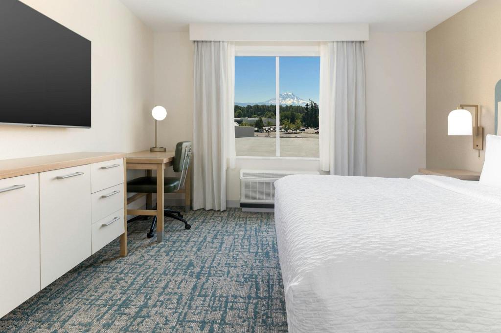 2 Bedrooms, Suite, 1 King or 2 Queen Beds, Mountain View, Accessible
