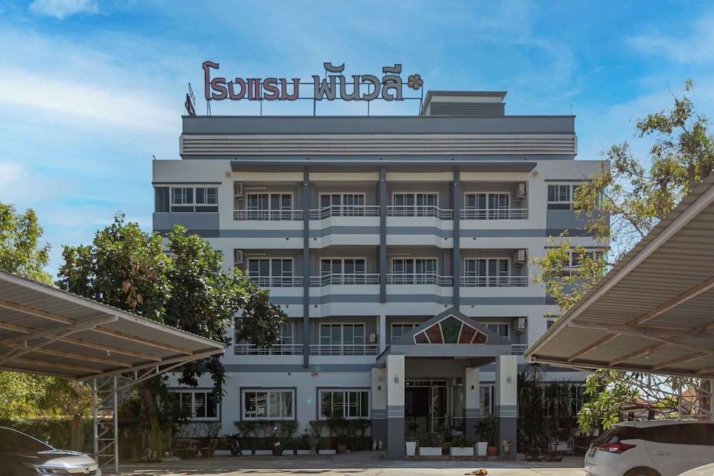 Panwalee Hotel 3/64