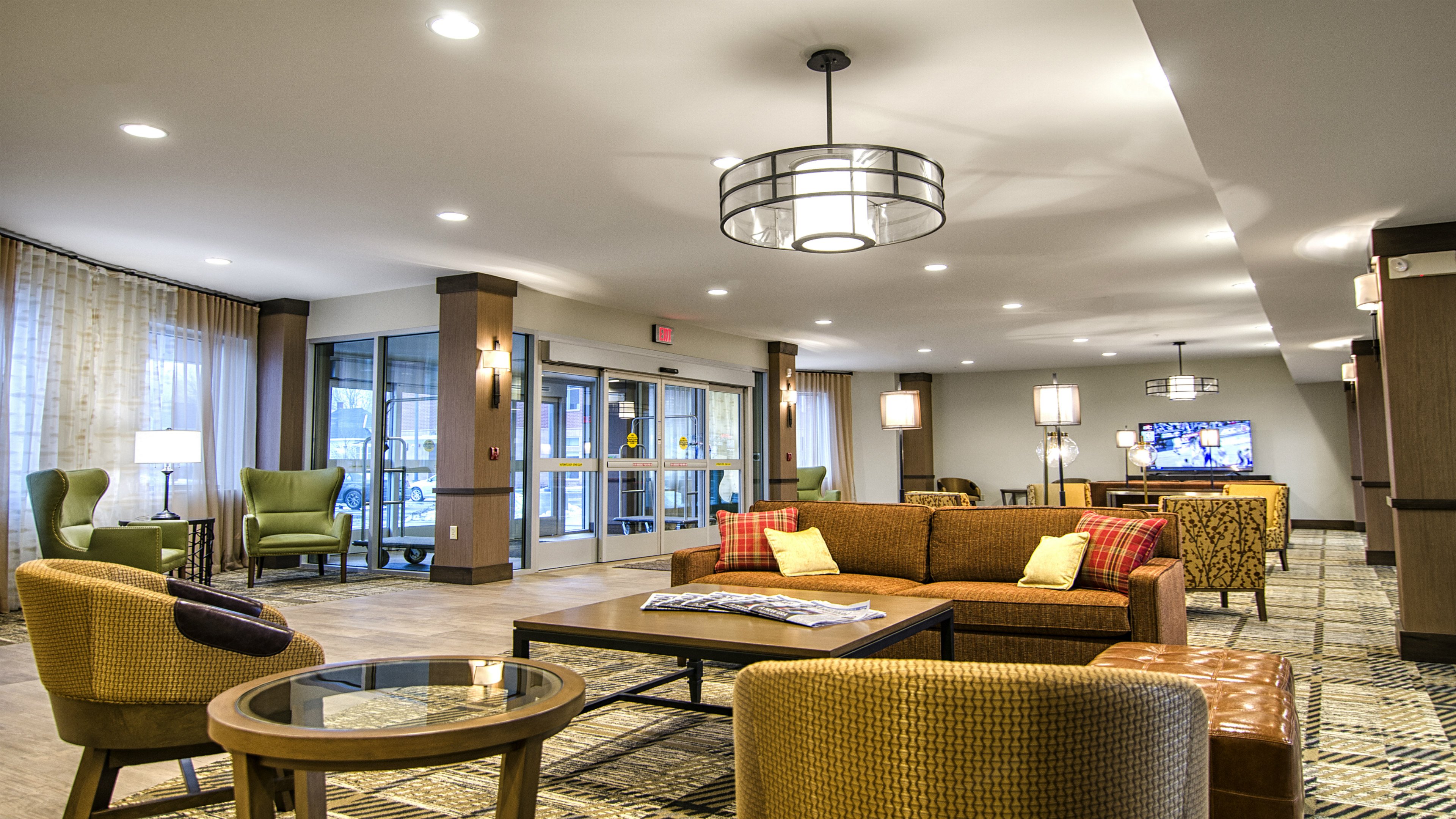 STAYBRIDGE SUITES MARQUETTE 40/82