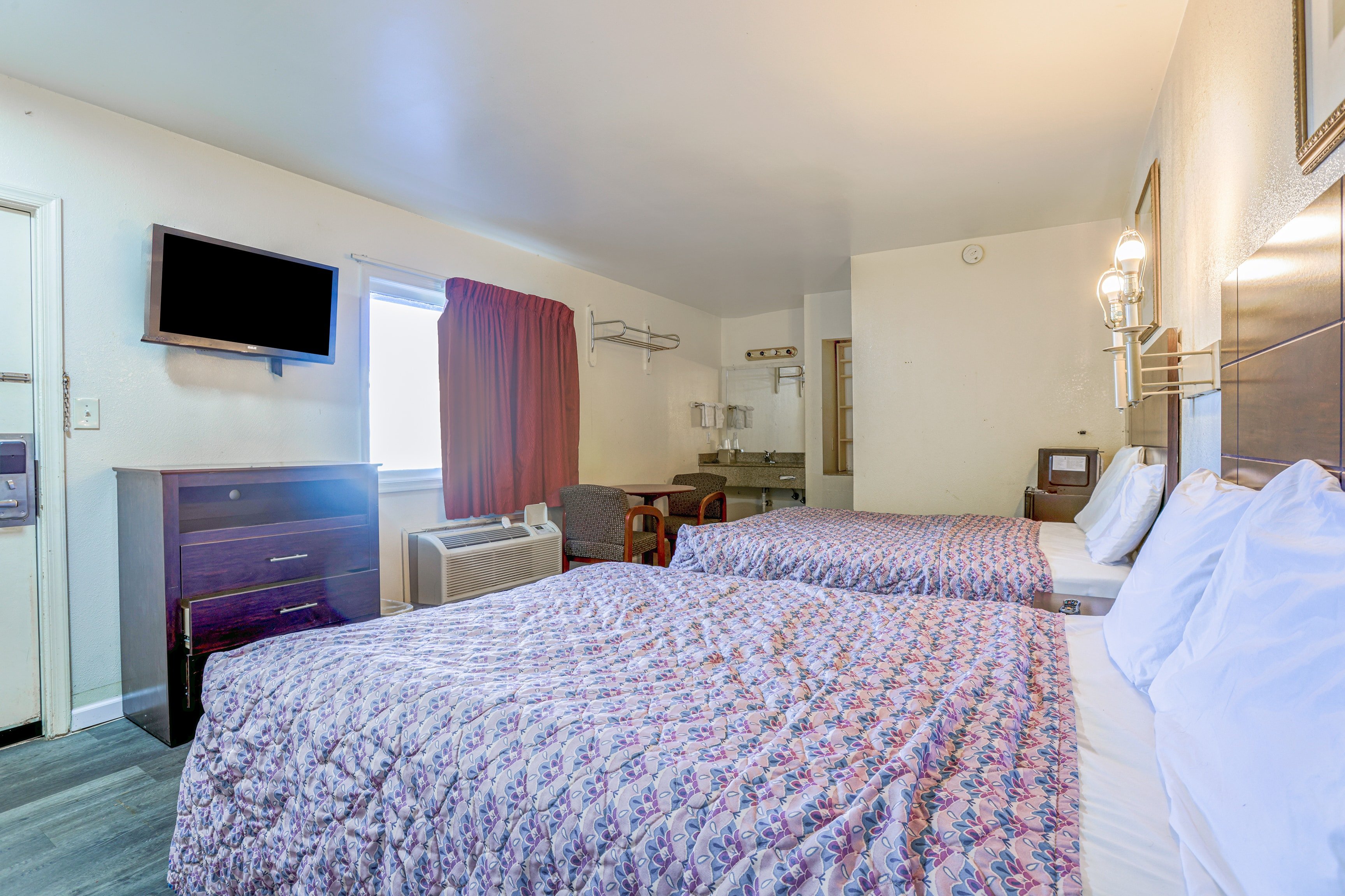 Whispering Pines by Hotel O Whitestone VA 14/50
