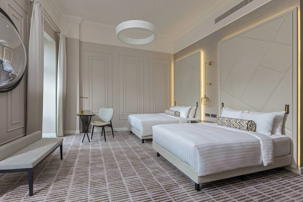 Executive Twin Room: