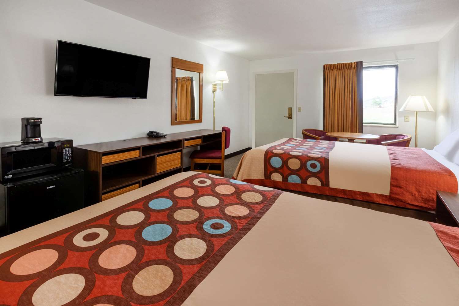Super 8 By Wyndham Newcomerstown 8/22