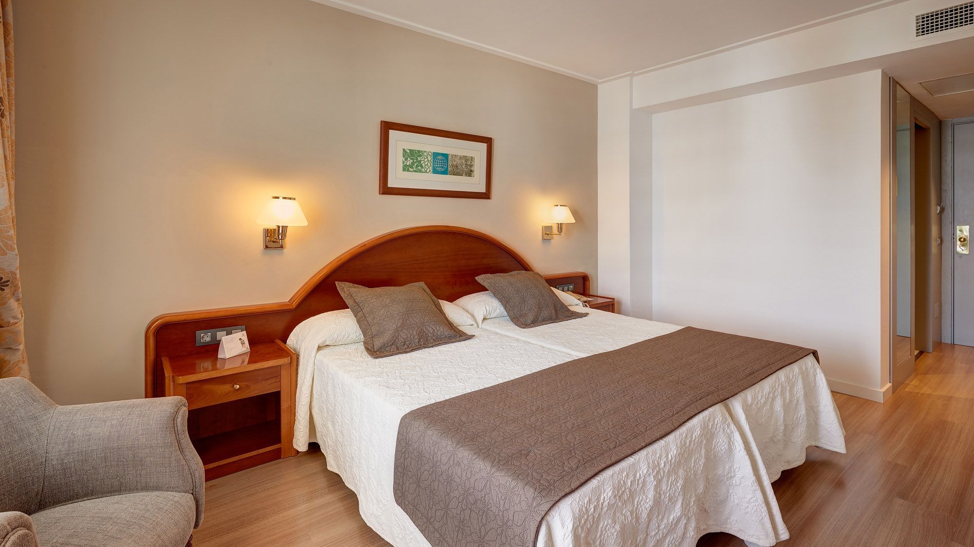 Room, Double Bed, Lateral Pool or Side Sea View
