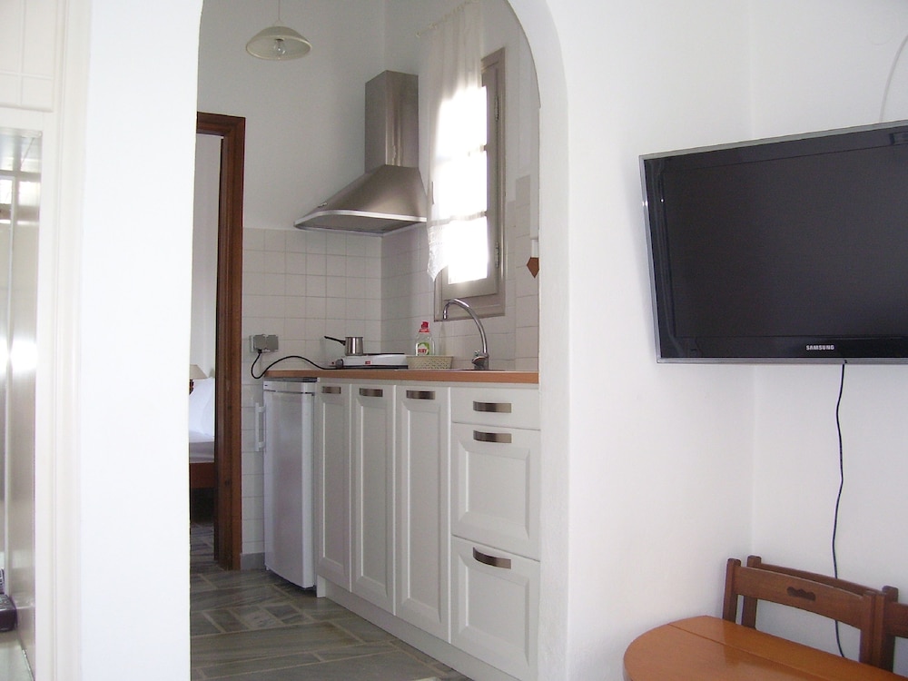 Despinas Rooms And Apartments 72/95