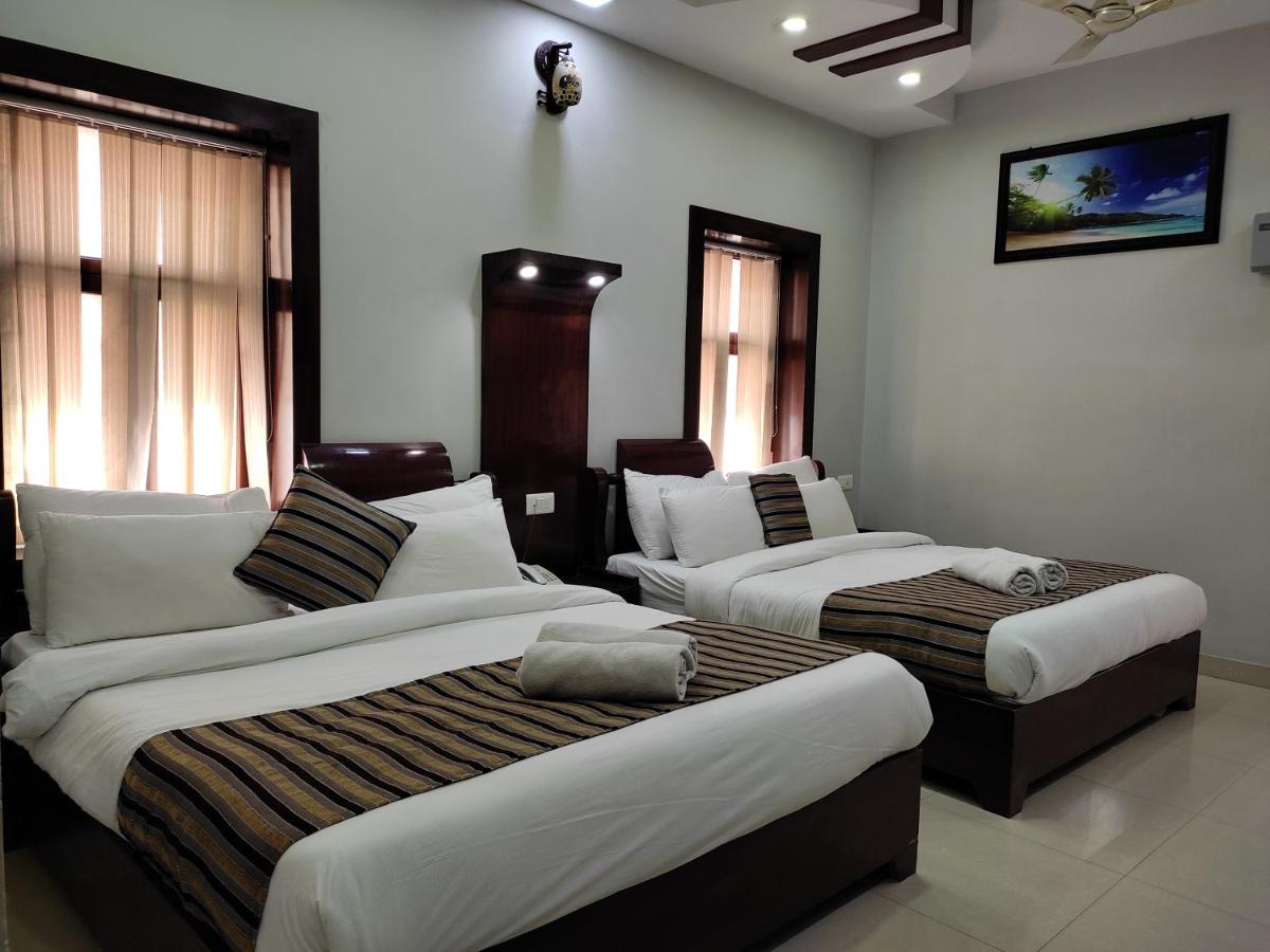 HOTEL KRISHNA JI 35/67