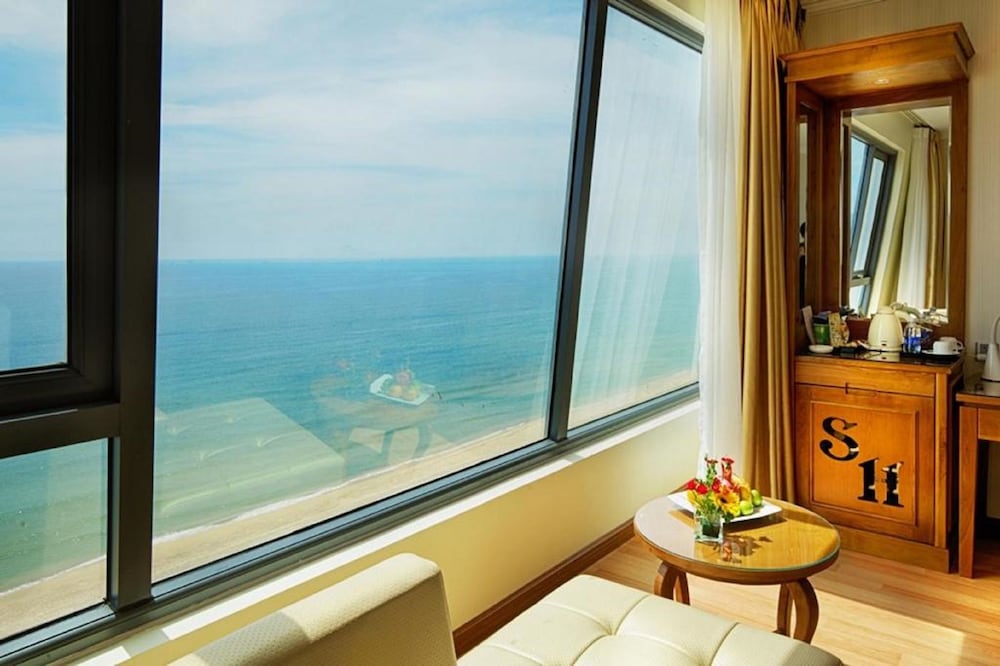 Serene Beach Hotel Danang 40/69