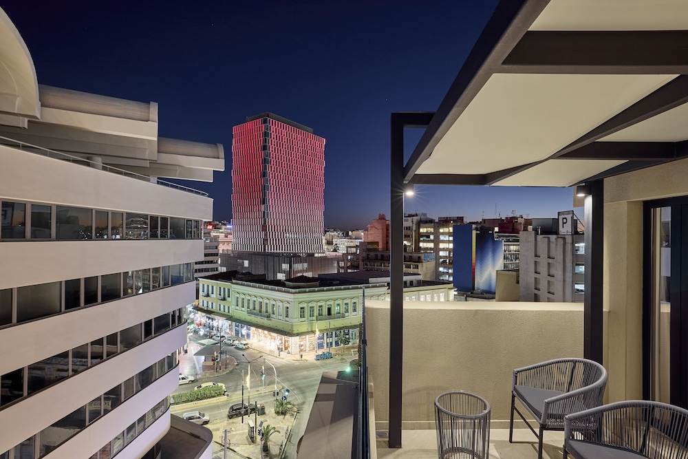 Athenarum Portus Life & Style Hotel Piraeus 46/58
