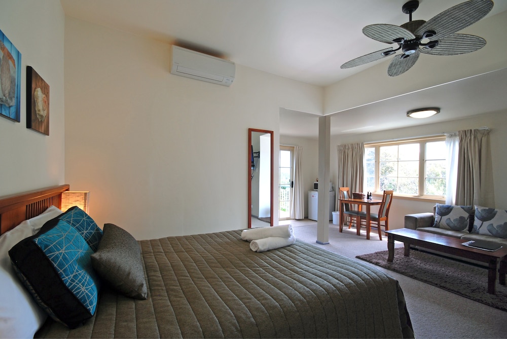 Riverview Boutique Motel 29/48