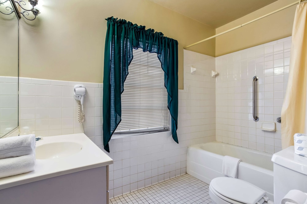 Americas Best Value Inn Historic Clewiston Inn 12/56