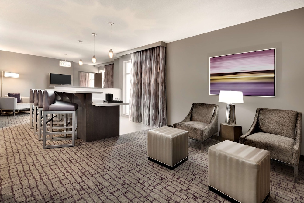 Embassy Suites By Hilton Charlotte Uptown 38/67