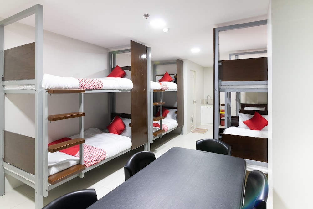 OYO 152 Sangco Condotel 42/45