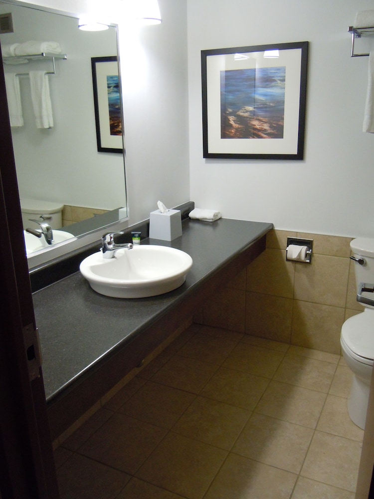 Four Points by Sheraton Edmundston Hotel & Conference Center 26/27