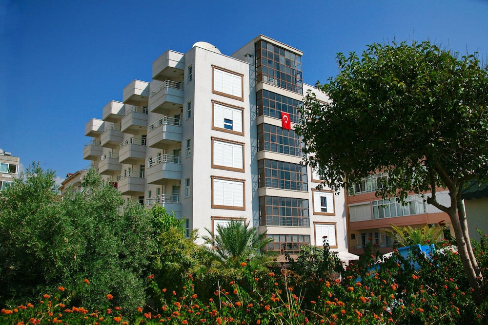 Bella Bravo Suite Hotel 3/49