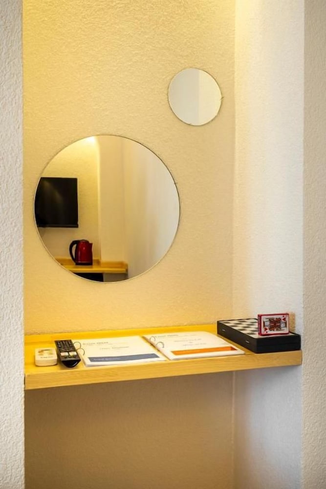 Hotel Emir 27/50