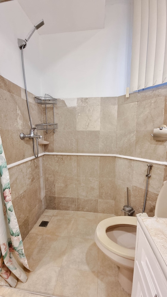 Amazing Marina Residential Suites 47/50
