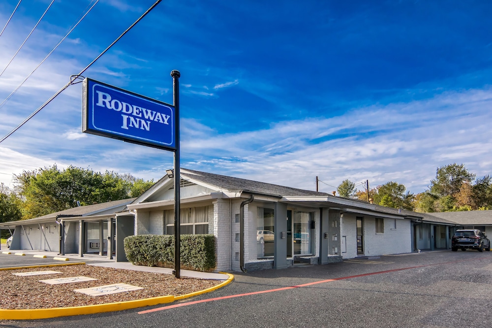 Rodeway Inn Palestine, TX 21/27