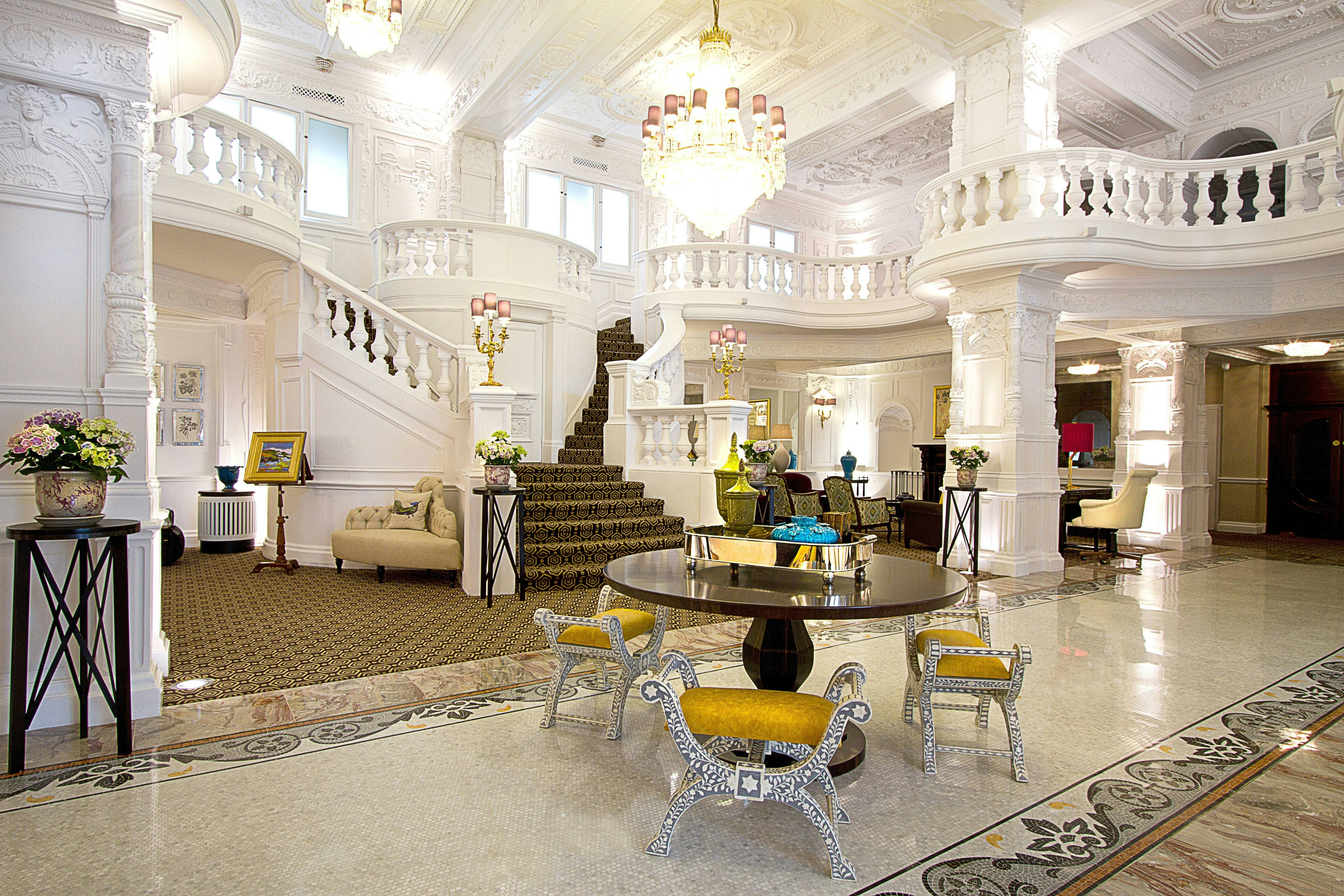ST ERMINS HOTEL 40/41
