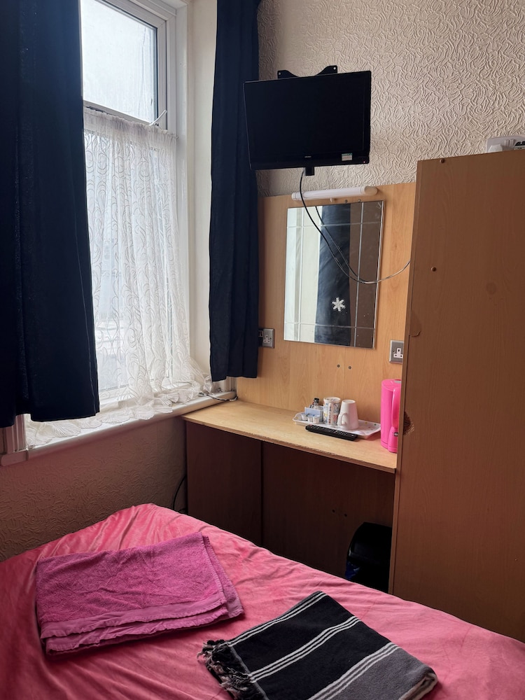 The Hawkes Hotel 17/56