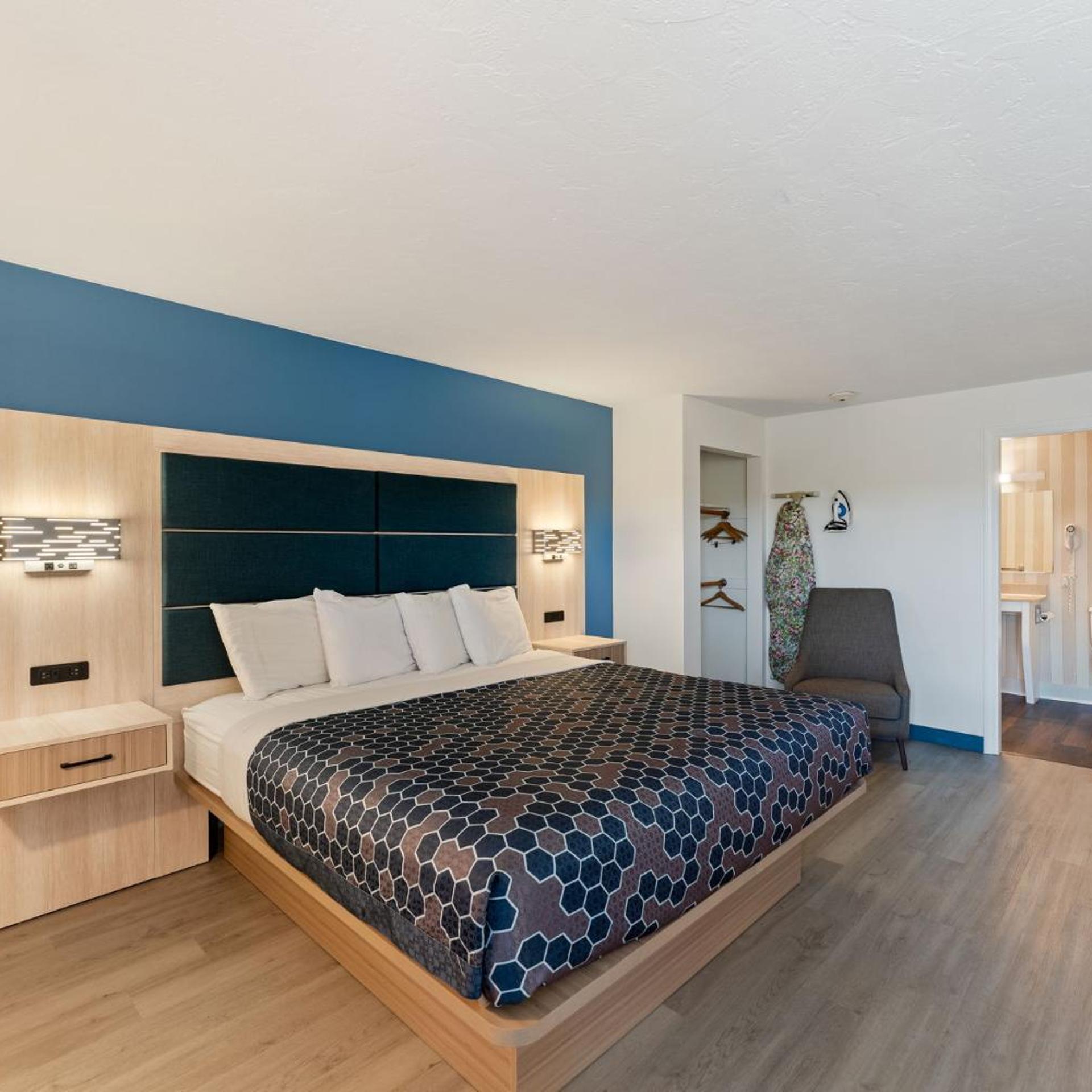 Plantation, King Bed
