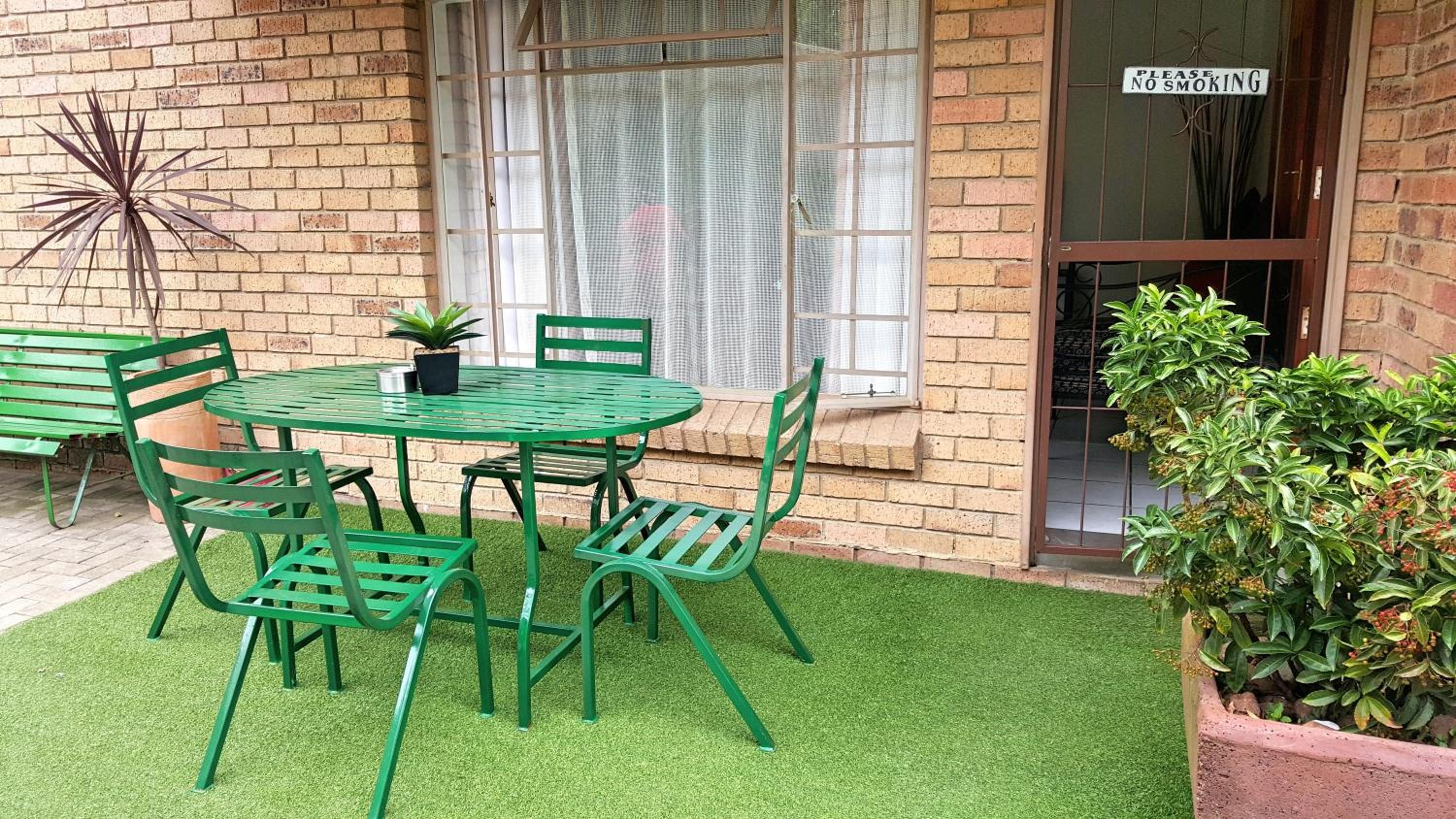 Sunshine Self Catering 71/78