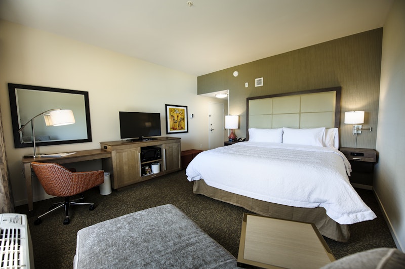 Hampton Inn & Suites by Hilton Truro 8/26
