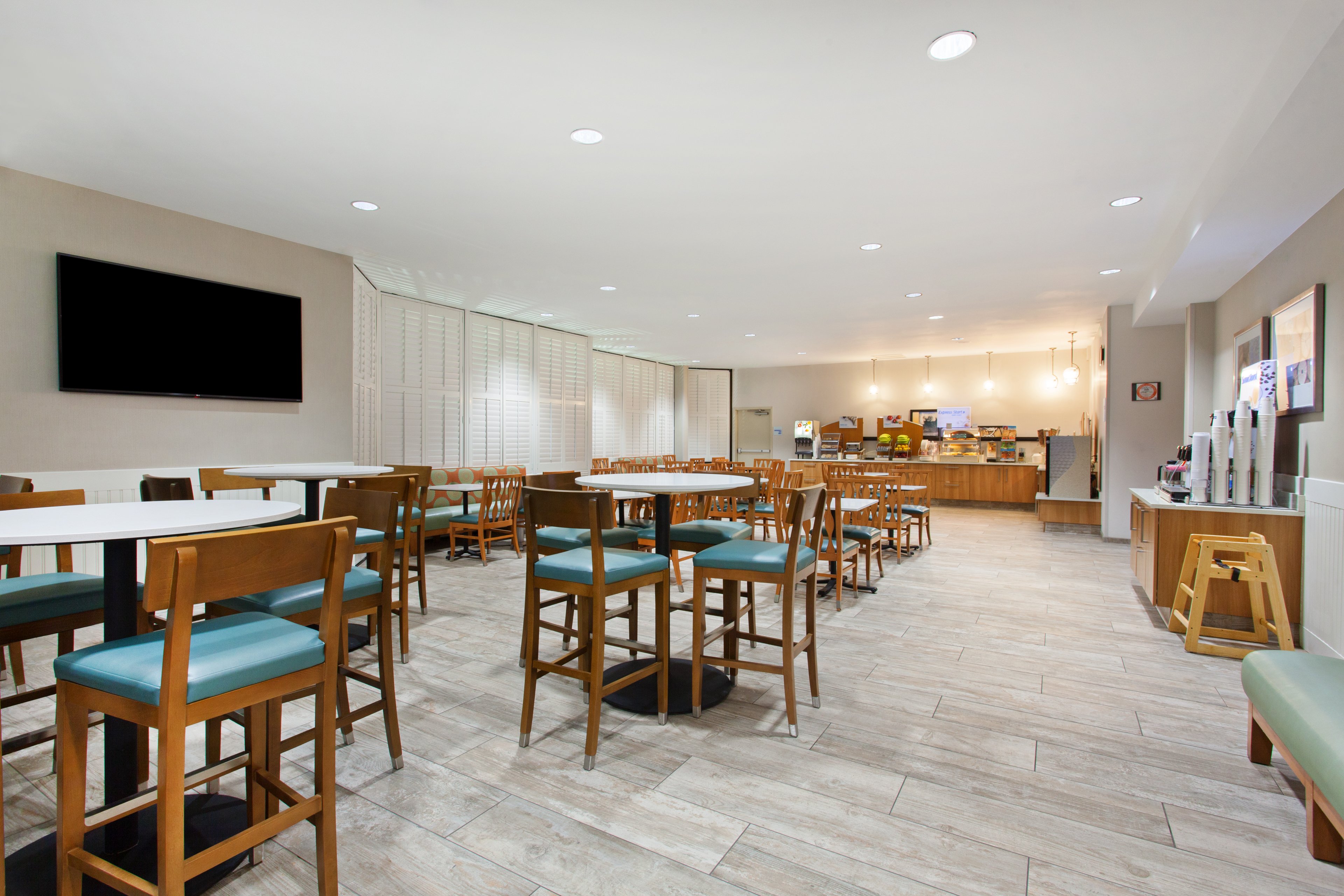 Holiday Inn Express Newport Beach 52/57