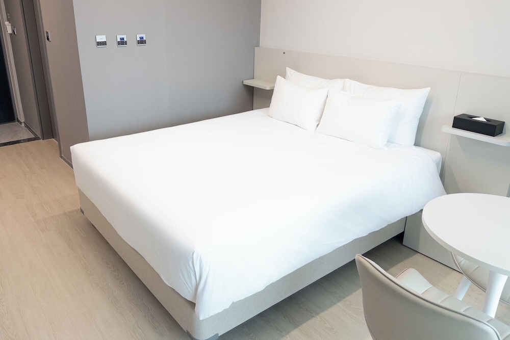 Hotel Wavellent Yangyang 6/15
