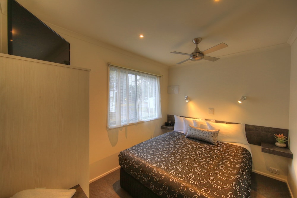EUREKA STOCKADE HOLIDAY PARK 25/80