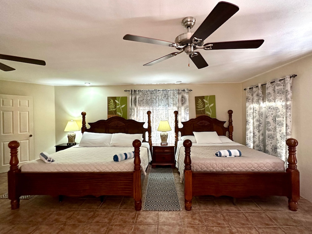 Blue Marlin Beach Resort 8/51