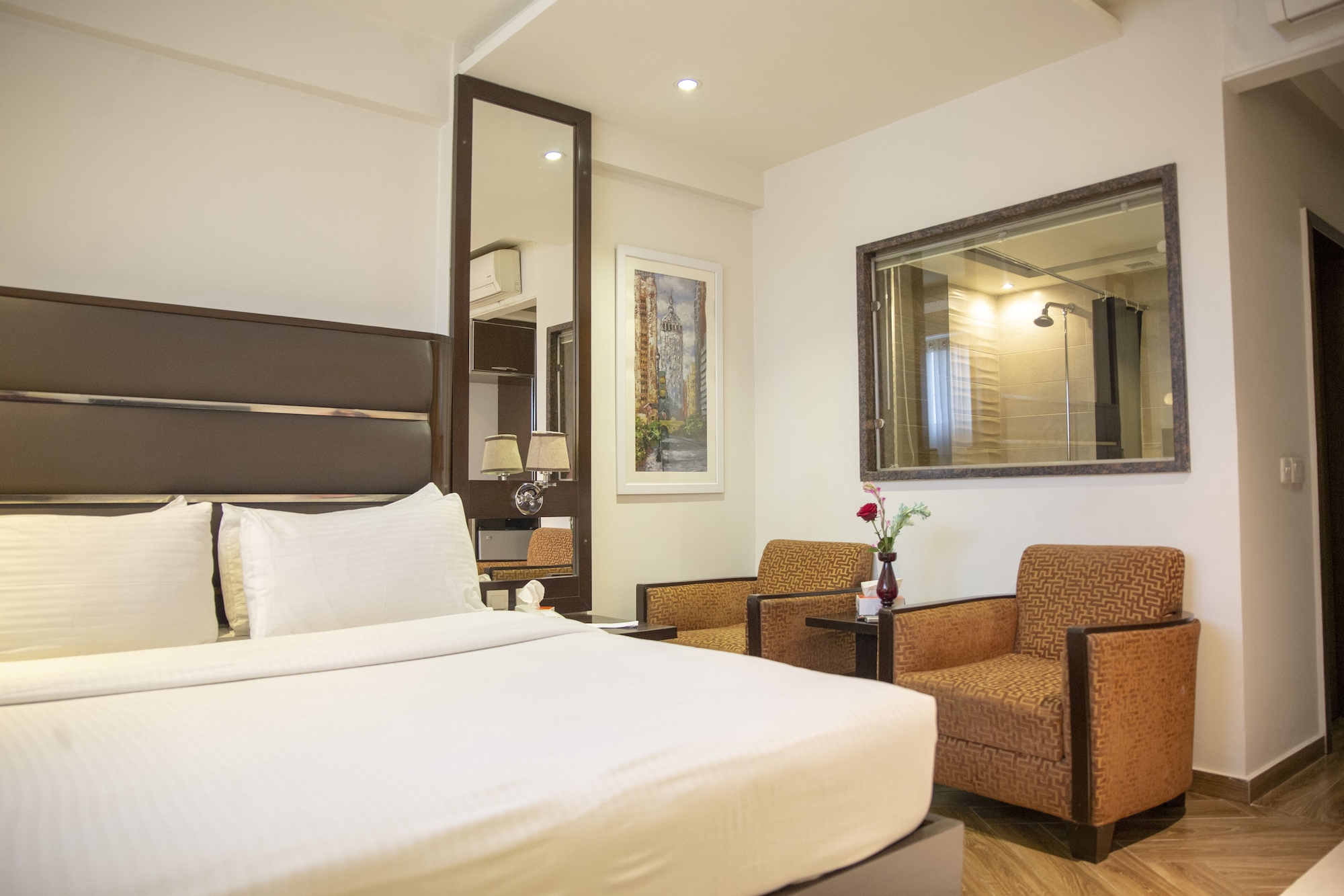 Deluxe, King Bed, Lahore Continental Hotel 3/10