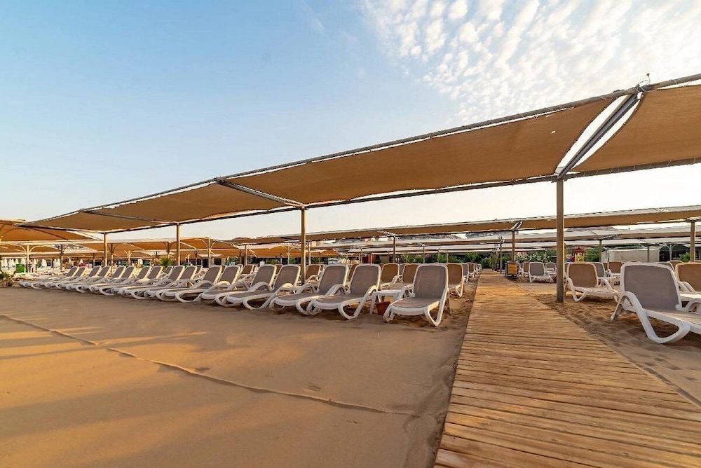 Seamelia Beach Resort Hotel Spa 59/62