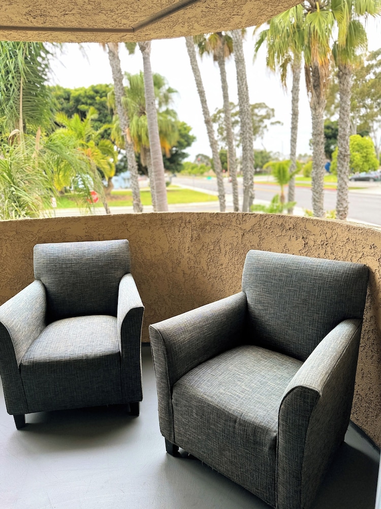 Pacific Inn 49/65